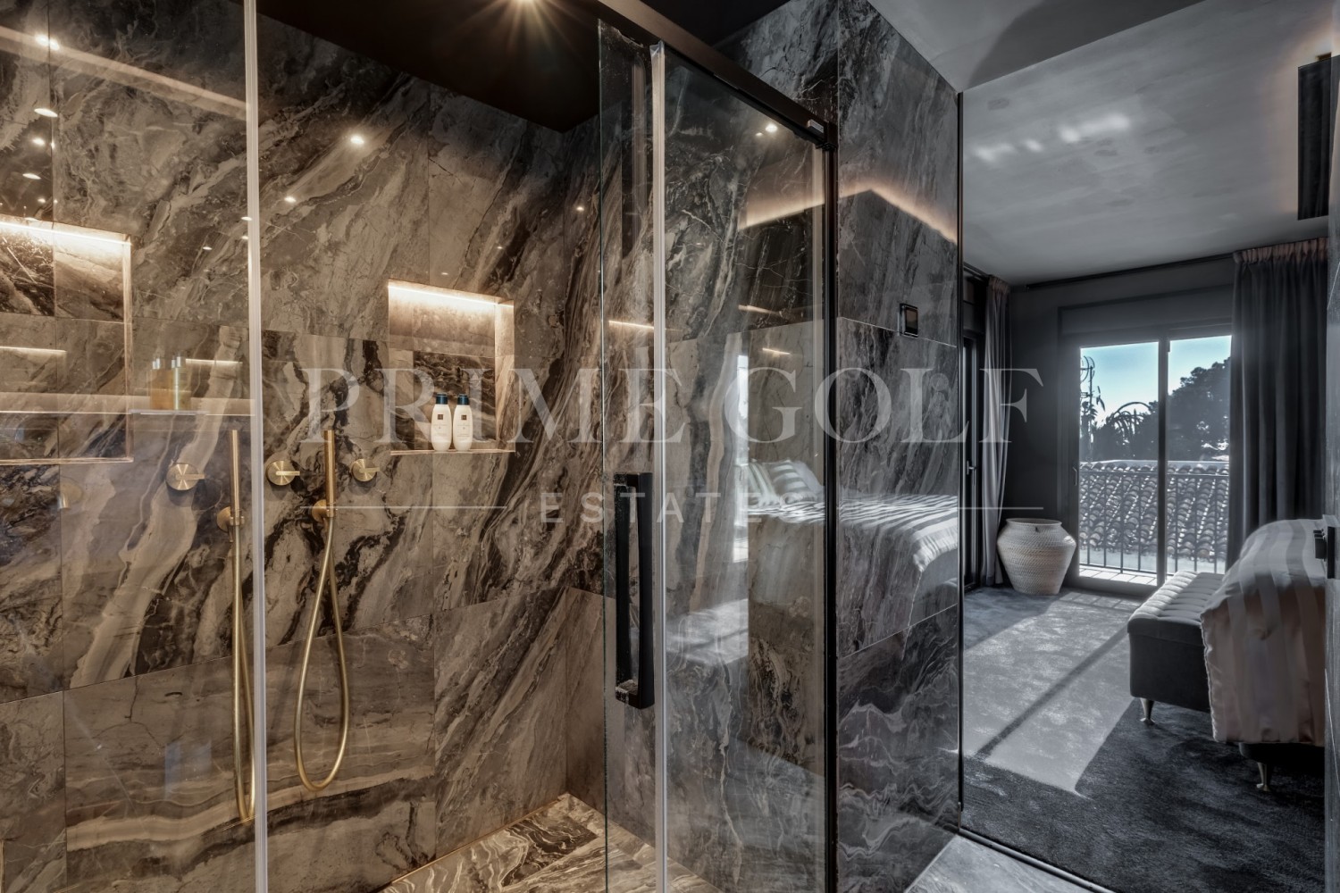 5 bed Villa For Sale in Nueva Andalucia, Malaga - thumb 30