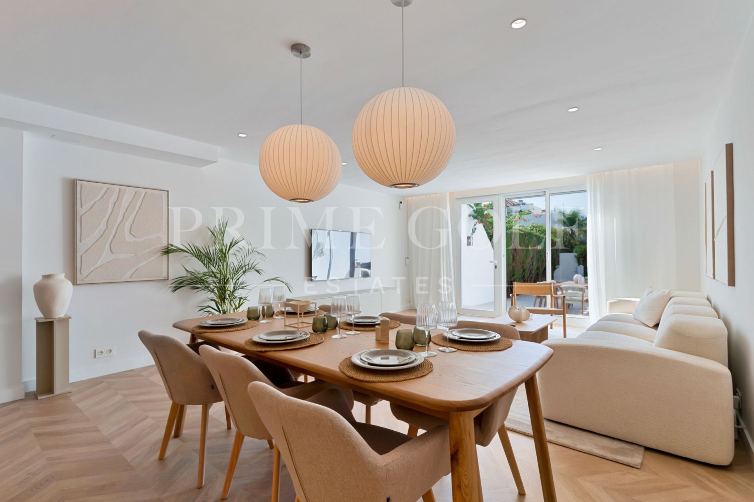4 bed Townhouse For Sale in Marbella Golden Mile, Malaga - thumb 2