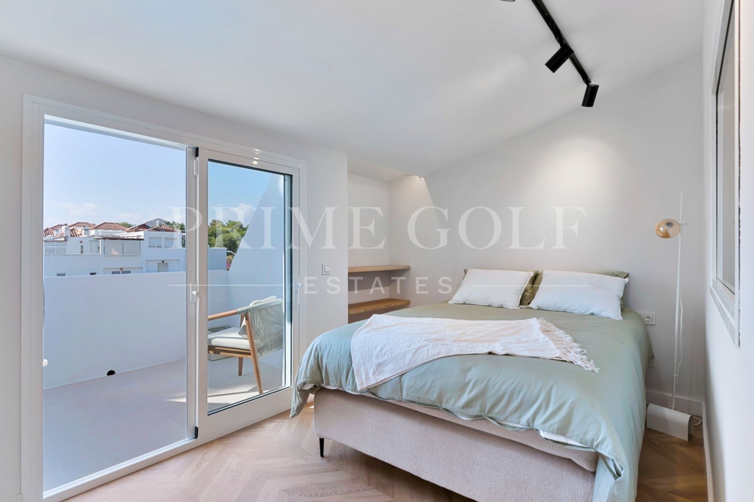 4 bed Townhouse For Sale in Marbella Golden Mile, Malaga - thumb 23