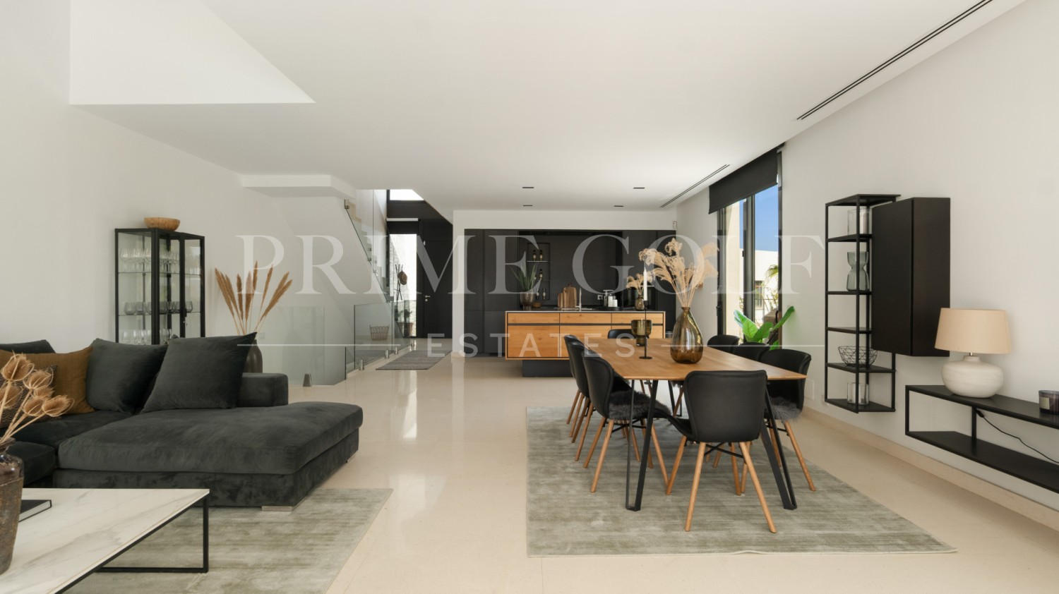 5 bed Villa For Sale in Marbella East, Malaga - thumb 8