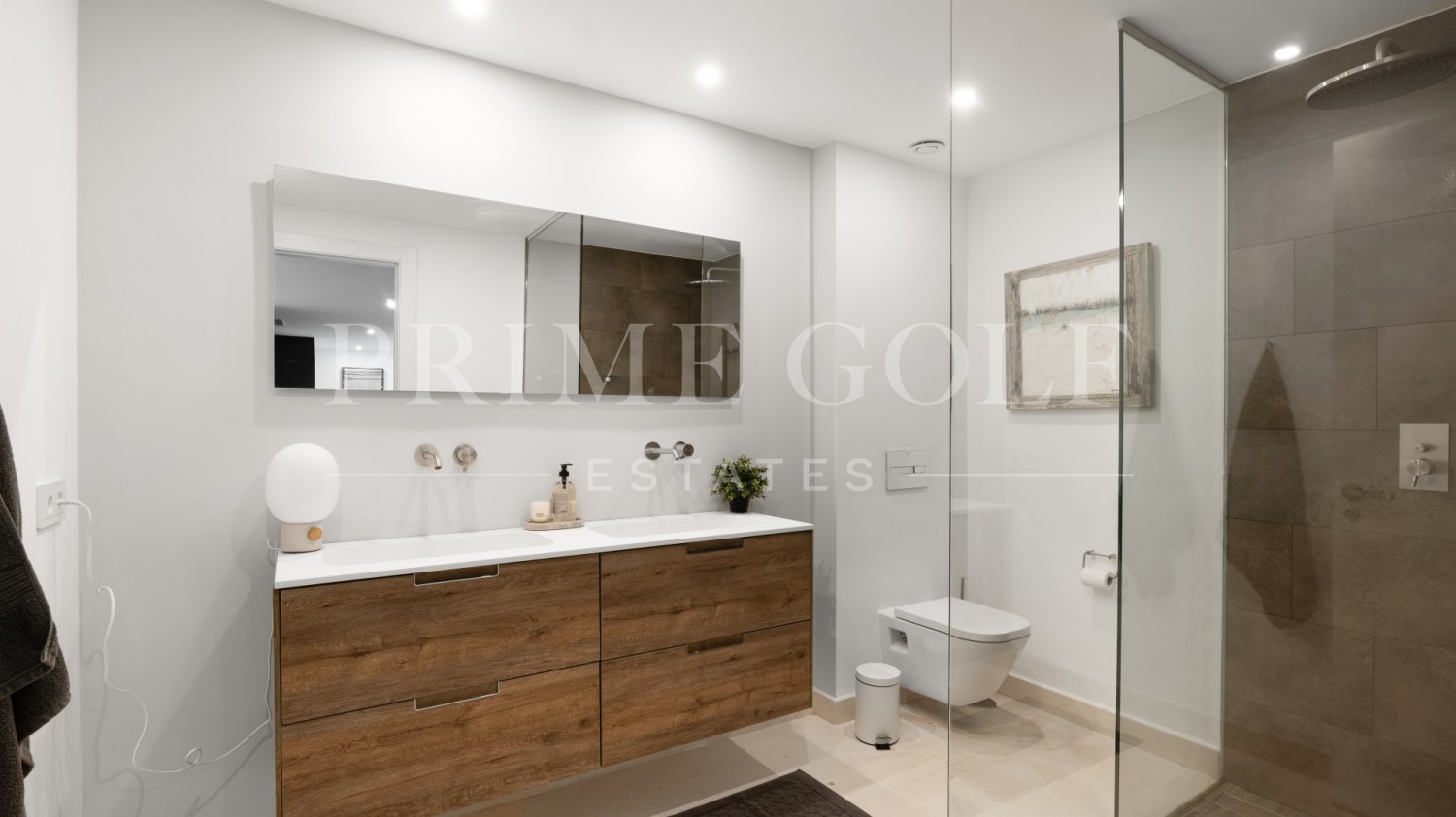 5 bed Villa For Sale in Marbella East, Malaga - thumb 10