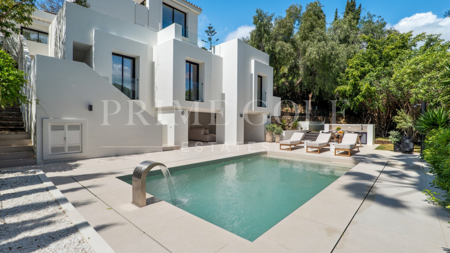 5 bed Villa For Sale in Nueva Andalucia, Malaga - thumb 3