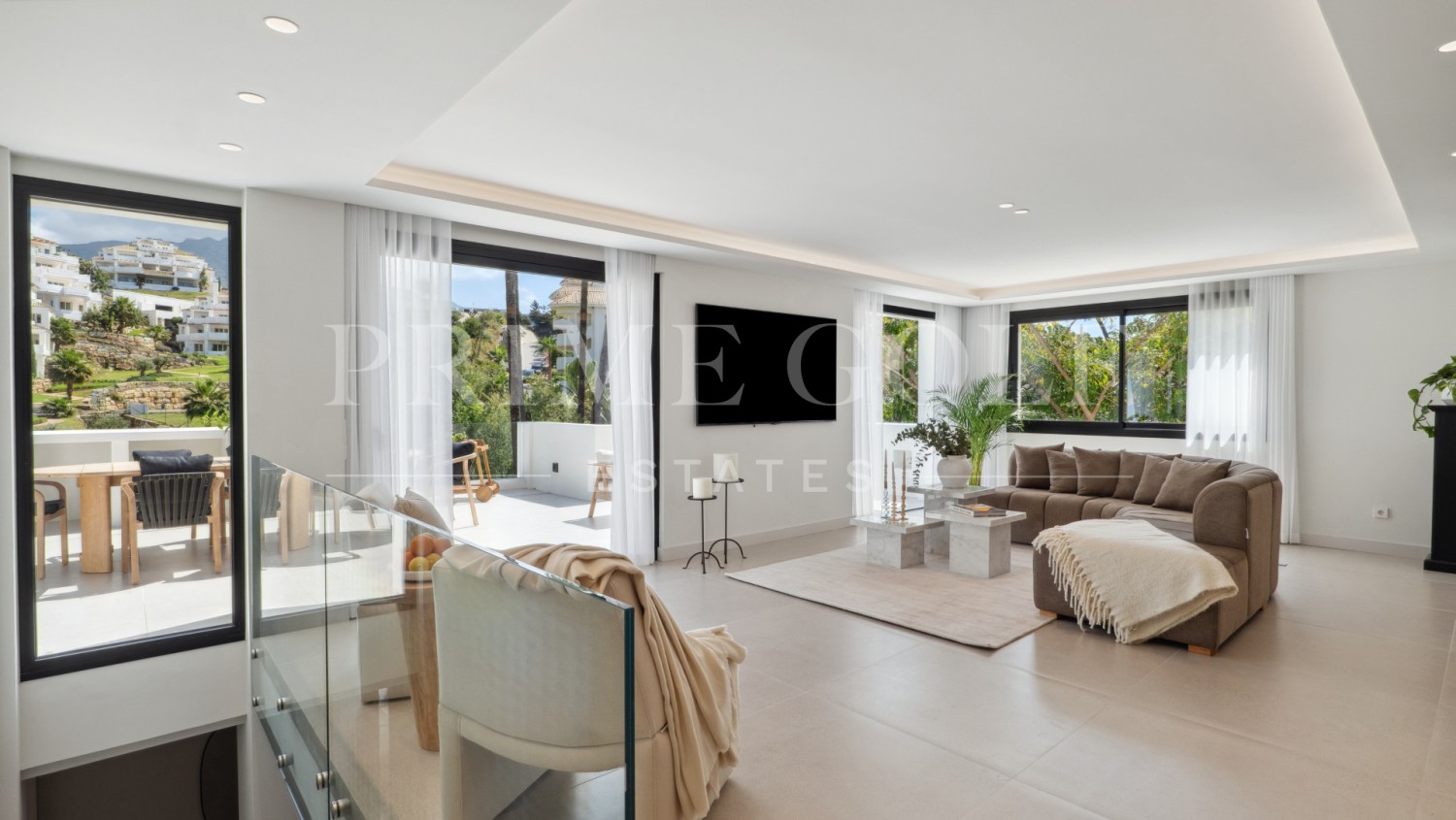 5 bed Villa For Sale in Nueva Andalucia, Malaga - thumb 4