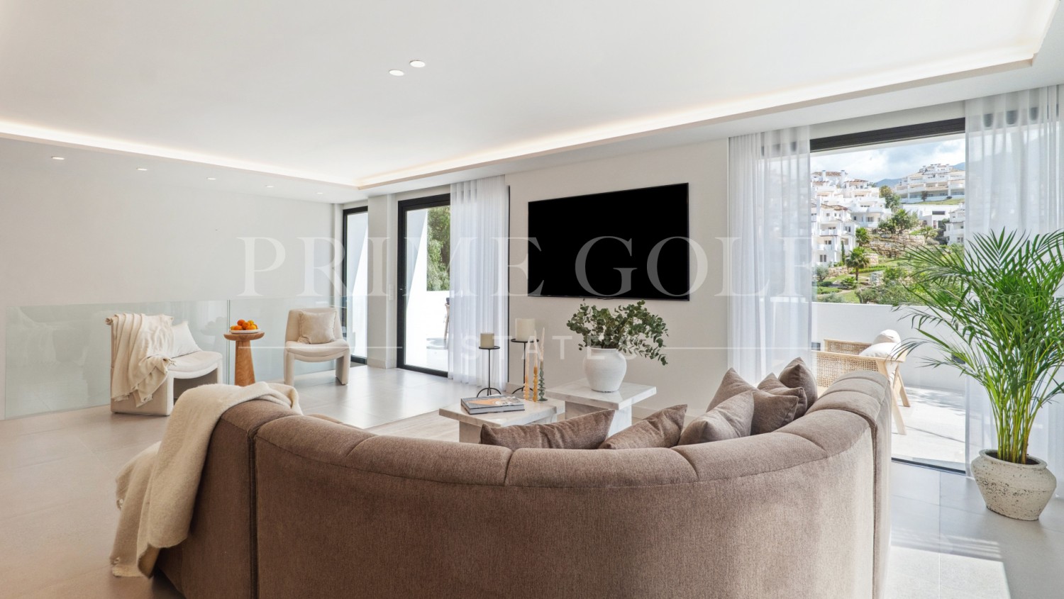 5 bed Villa For Sale in Nueva Andalucia, Malaga - thumb 7