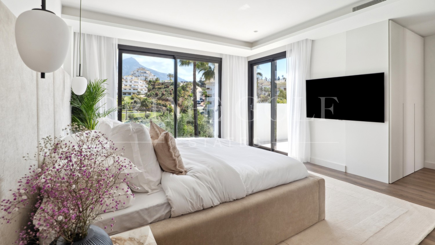 5 bed Villa For Sale in Nueva Andalucia, Malaga - thumb 10