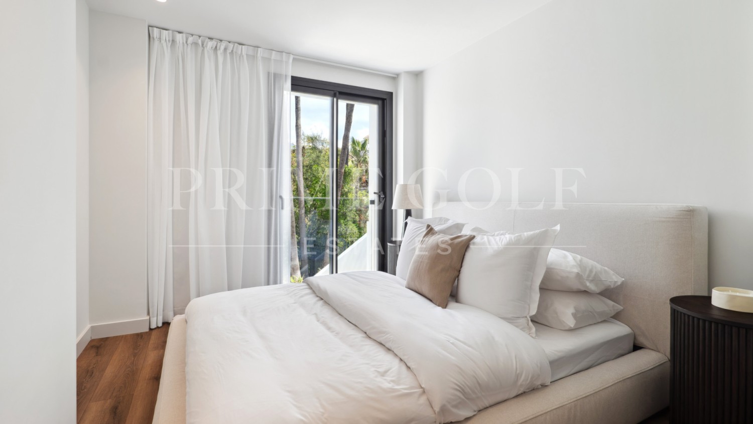 5 bed Villa For Sale in Nueva Andalucia, Malaga - thumb 11