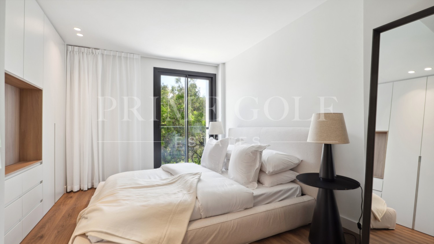 5 bed Villa For Sale in Nueva Andalucia, Malaga - thumb 12