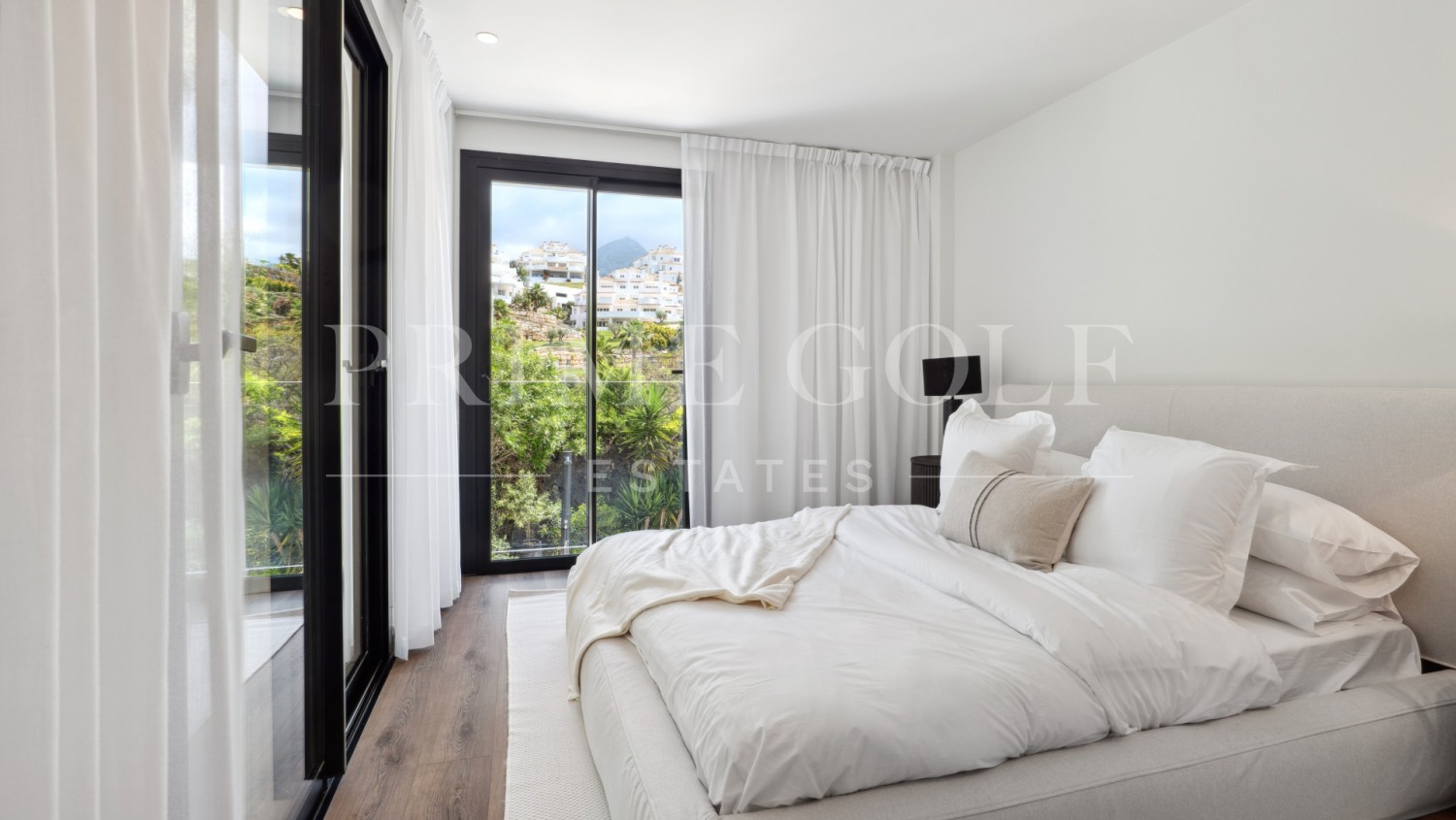 5 bed Villa For Sale in Nueva Andalucia, Malaga - thumb 13