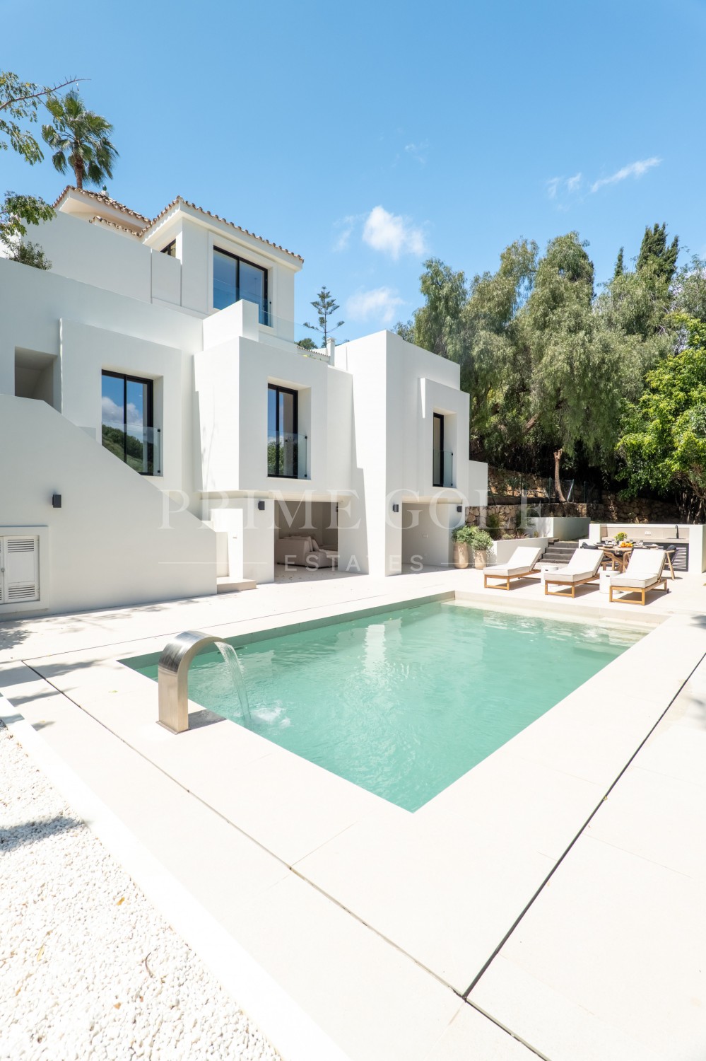 5 bed Villa For Sale in Nueva Andalucia, Malaga - thumb 23