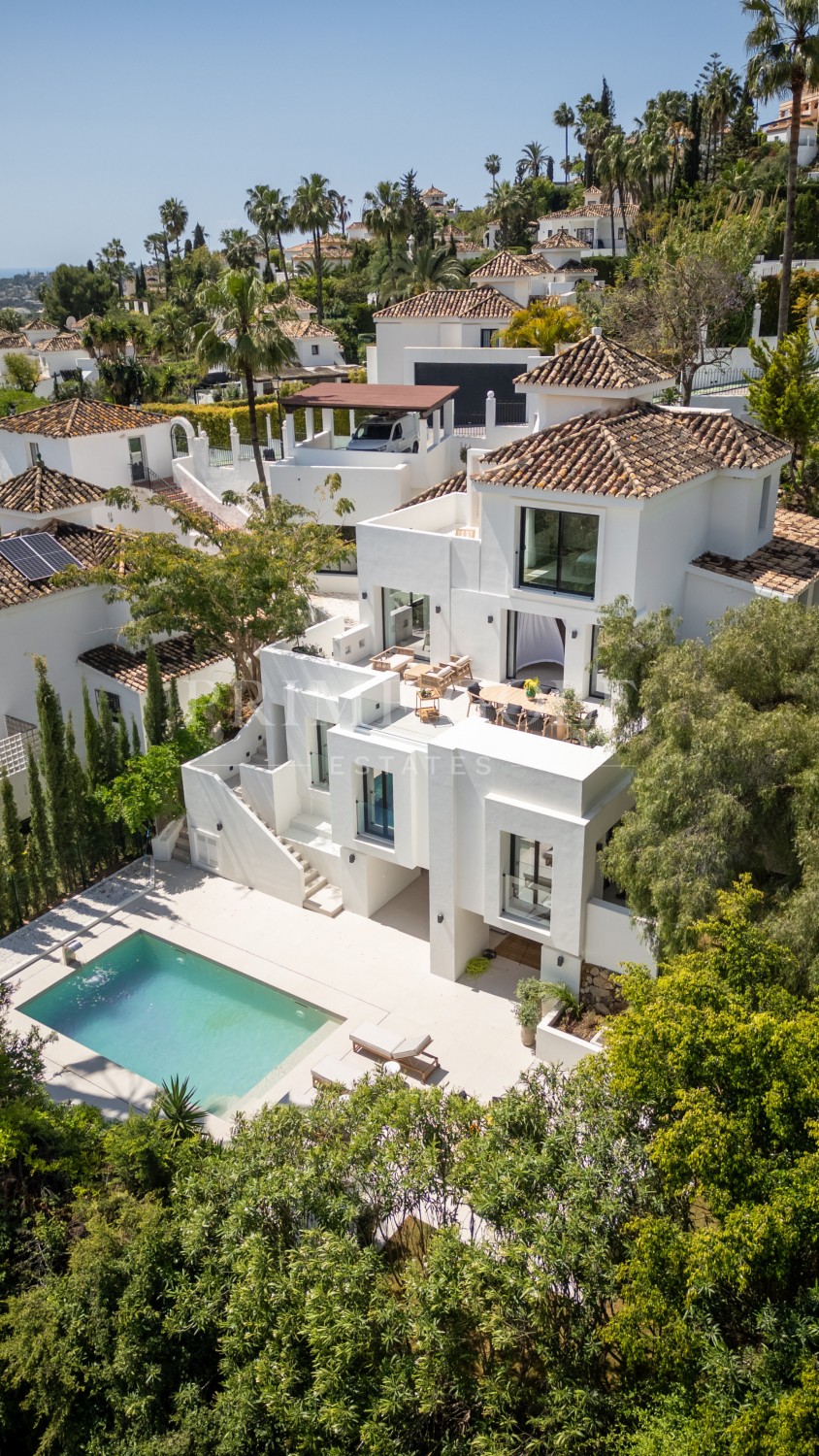 5 bed Villa For Sale in Nueva Andalucia, Malaga - thumb 25