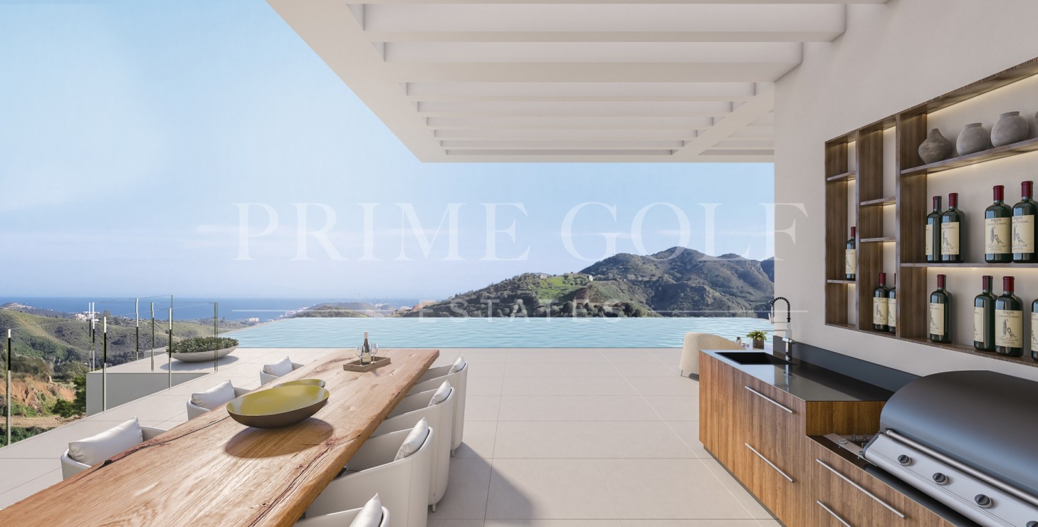 5 bed Villa For Sale in Mijas Costa, Malaga - thumb 2