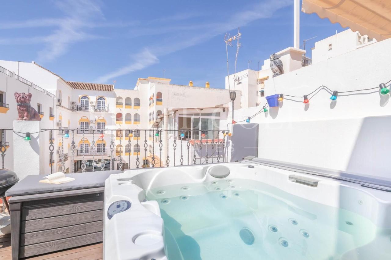 3 bed Townhouse For Sale in Marbella, Malaga - thumb 1