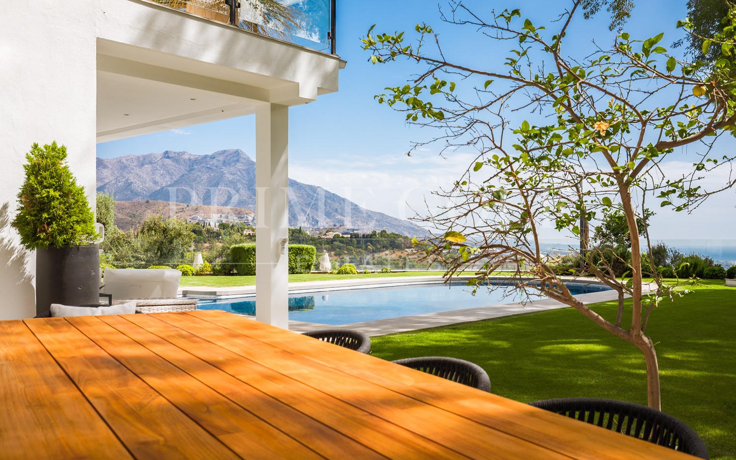 8 bed Villa For Sale in Benahavis, Malaga - thumb 12