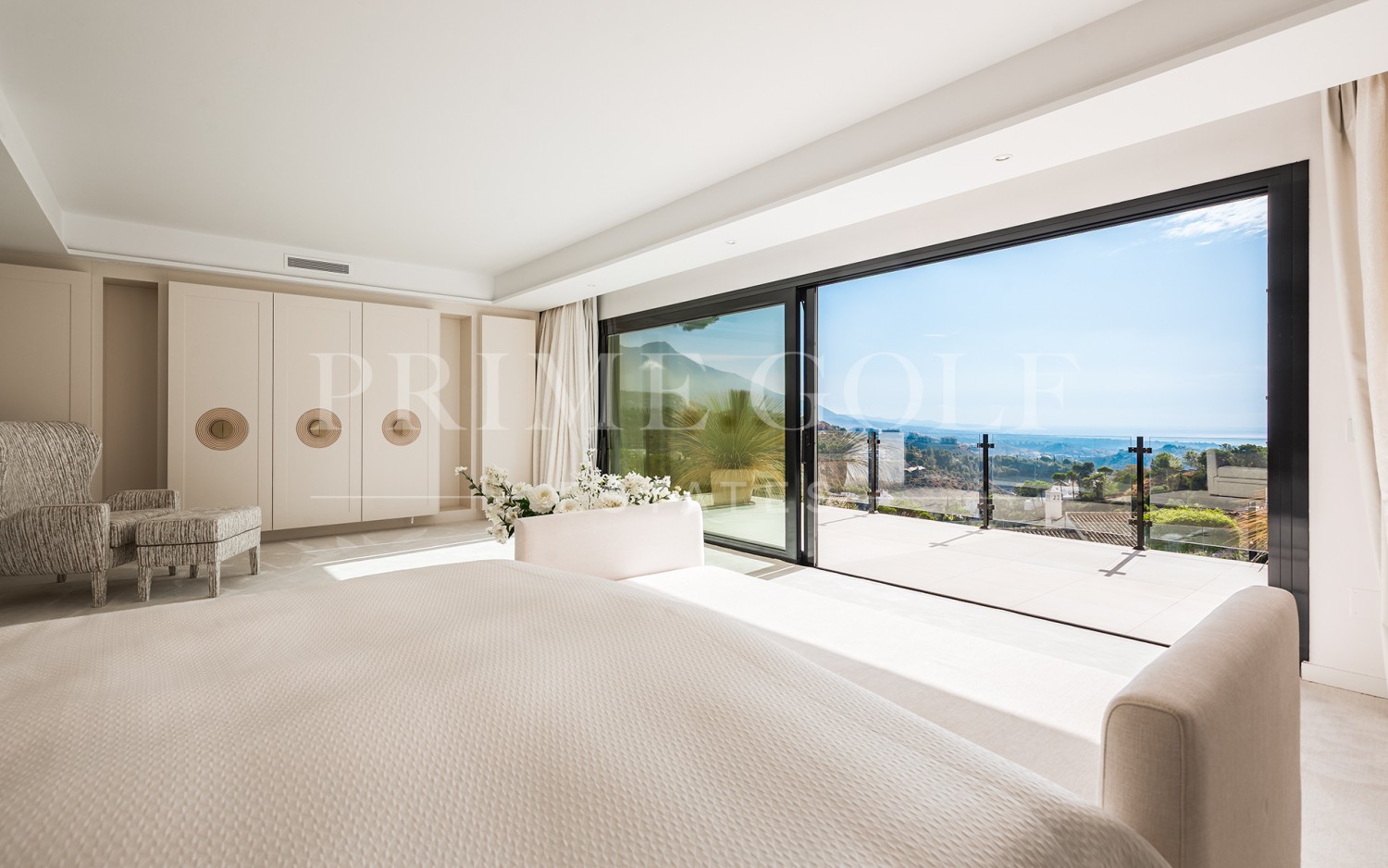 8 bed Villa For Sale in Benahavis, Malaga - thumb 14