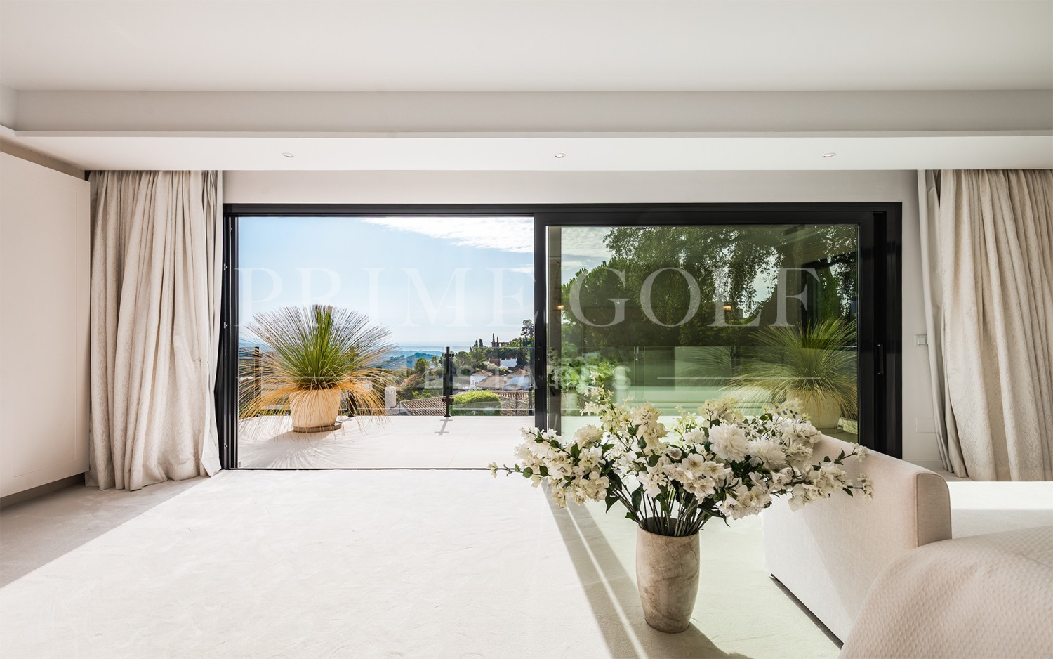 8 bed Villa For Sale in Benahavis, Malaga - thumb 15