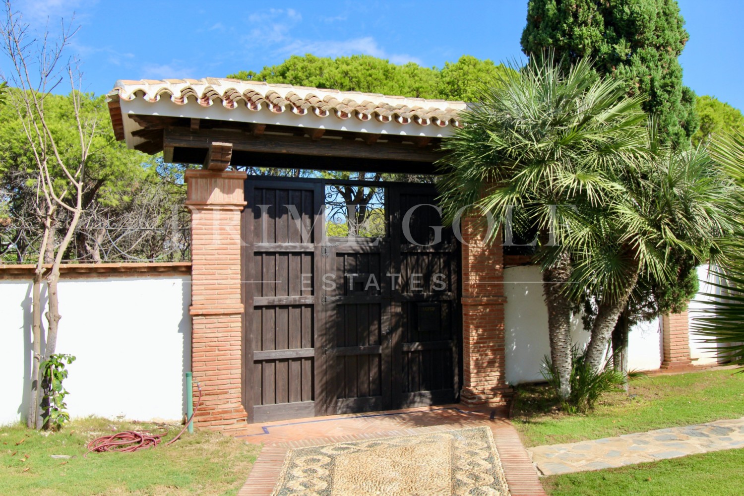 4 bed Villa For Sale in Estepona, Malaga - thumb 3
