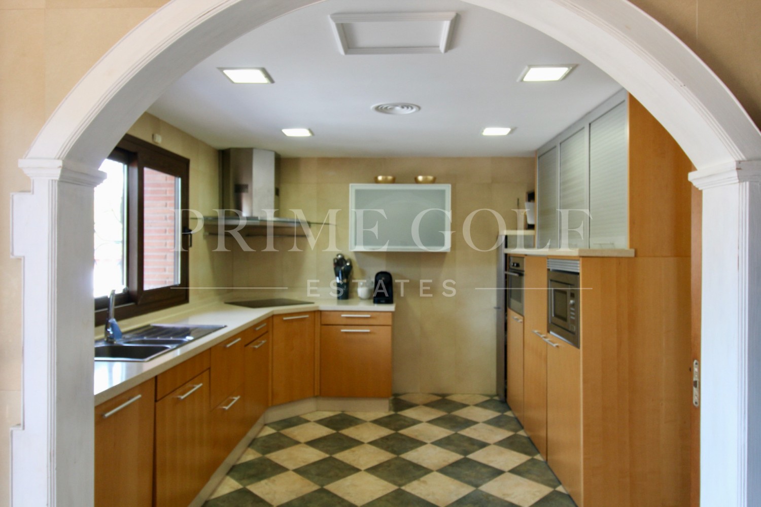 4 bed Villa For Sale in Estepona, Malaga - thumb 24