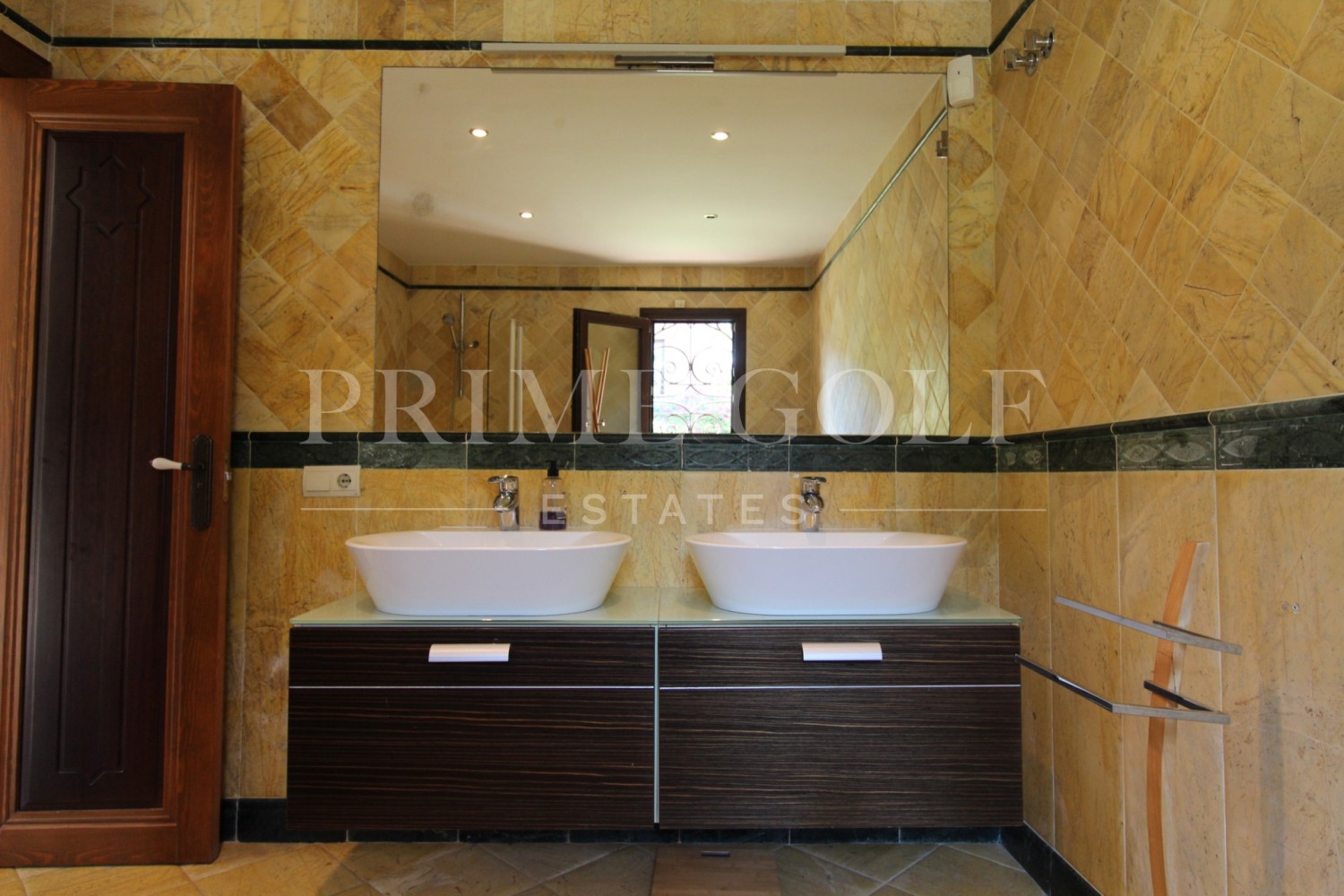 4 bed Villa For Sale in Estepona, Malaga - thumb 33