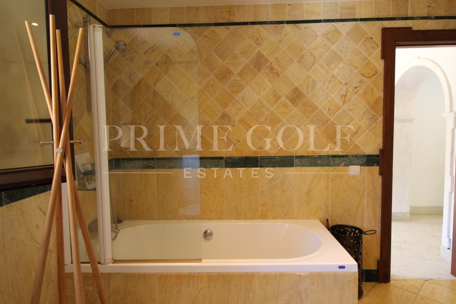 4 bed Villa For Sale in Estepona, Malaga - thumb 34