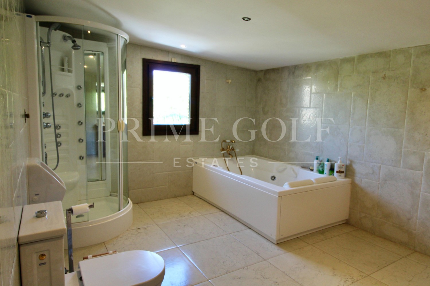 4 bed Villa For Sale in Estepona, Malaga - thumb 45