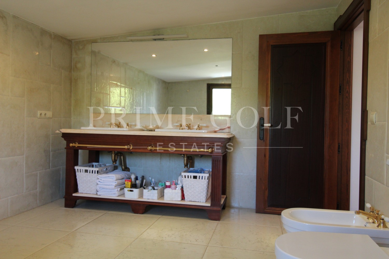 4 bed Villa For Sale in Estepona, Malaga - thumb 46