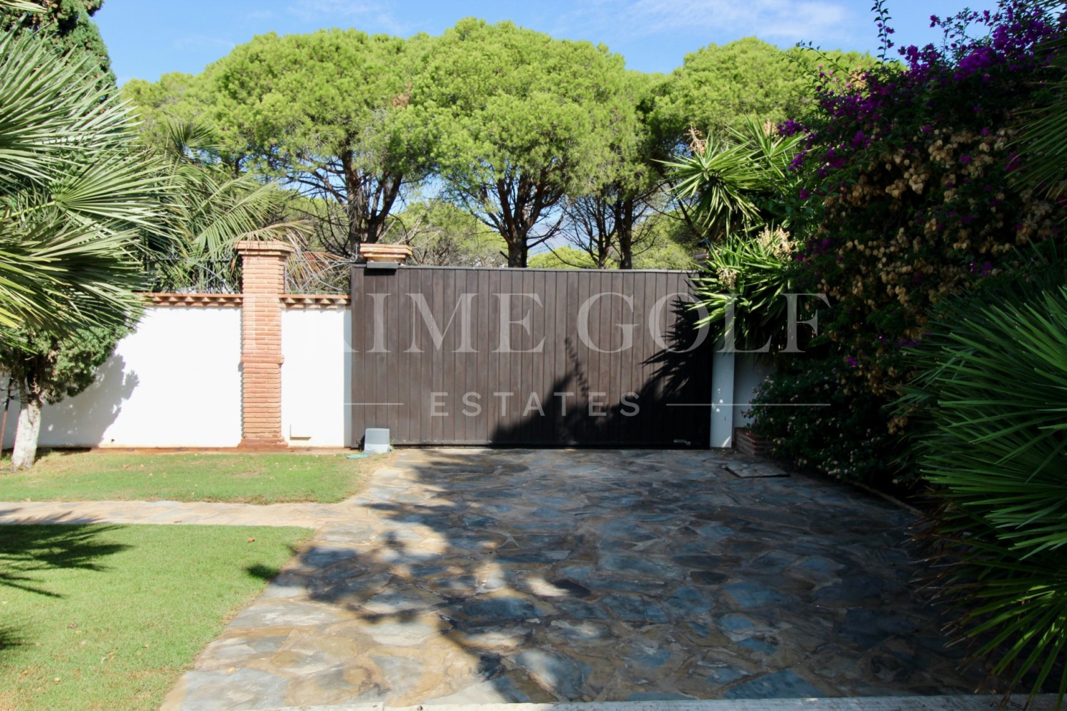 4 bed Villa For Sale in Estepona, Malaga - thumb 52