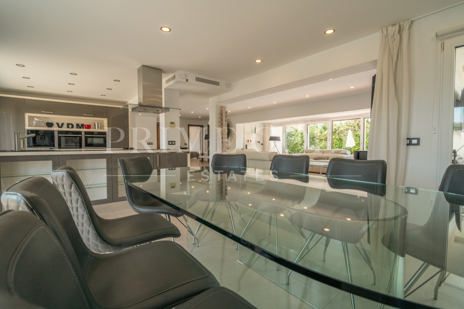8 bed Villa For Sale in San Pedro de Alcantara, Malaga - thumb 5