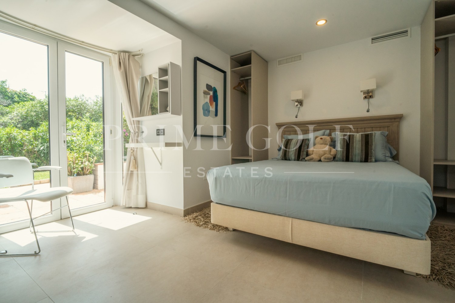 8 bed Villa For Sale in San Pedro de Alcantara, Malaga - thumb 9