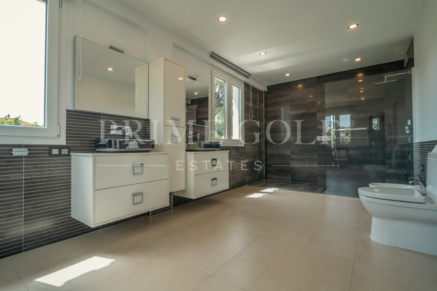 8 bed Villa For Sale in San Pedro de Alcantara, Malaga - thumb 10