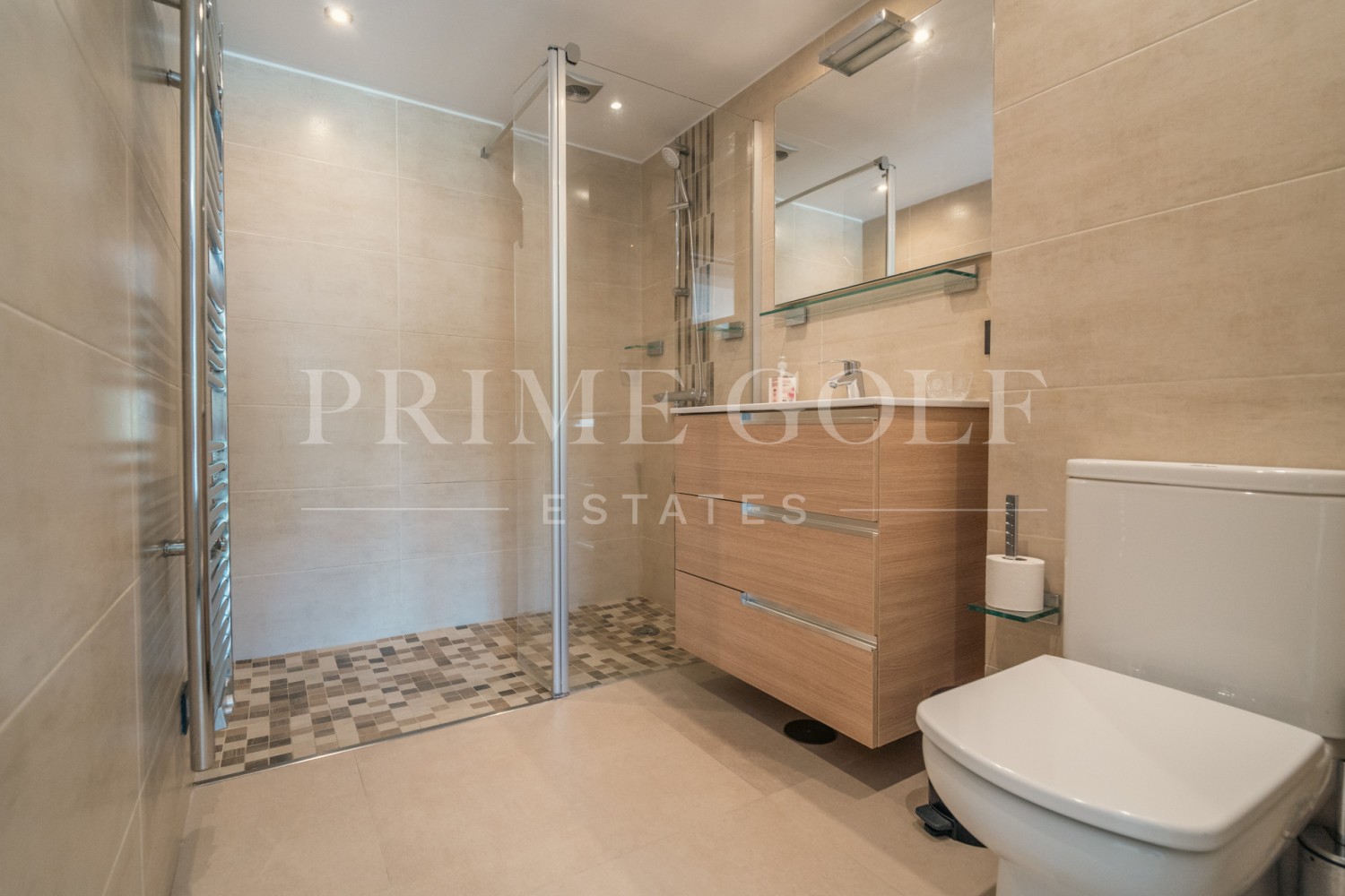 8 bed Villa For Sale in San Pedro de Alcantara, Malaga - thumb 12