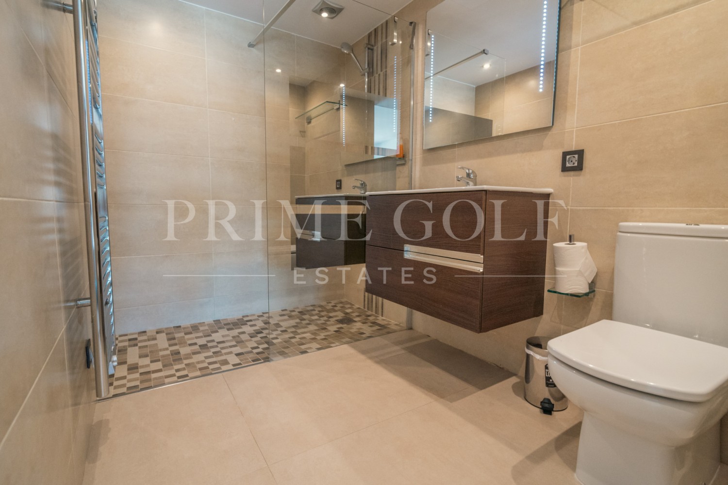 8 bed Villa For Sale in San Pedro de Alcantara, Malaga - thumb 14