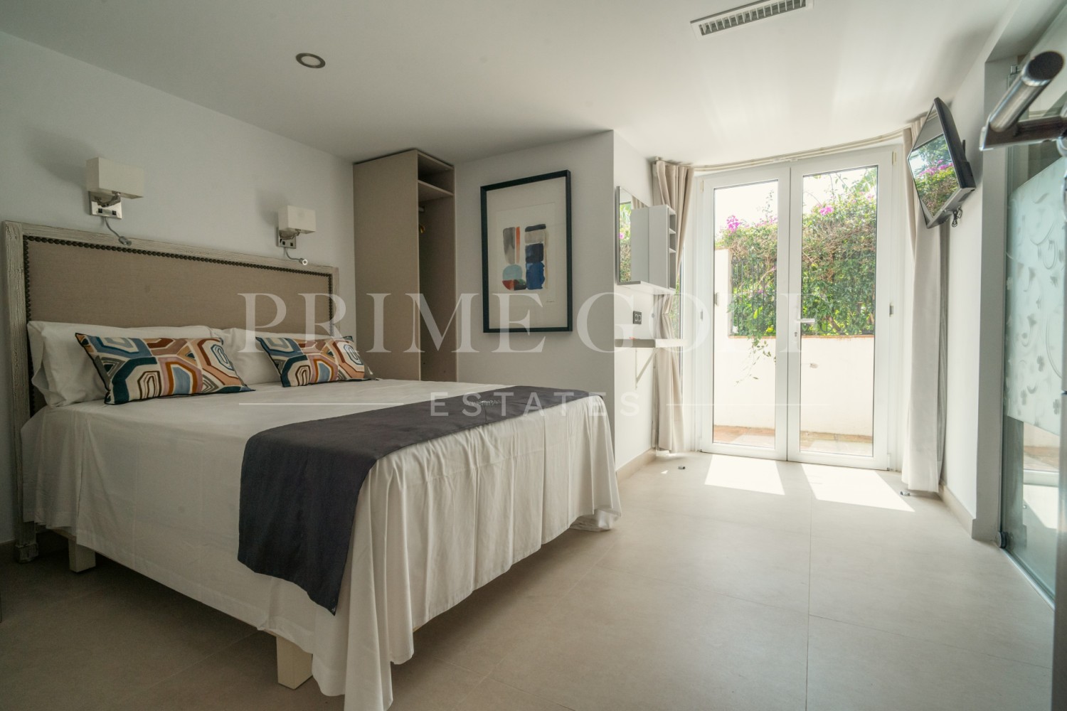 8 bed Villa For Sale in San Pedro de Alcantara, Malaga - thumb 17