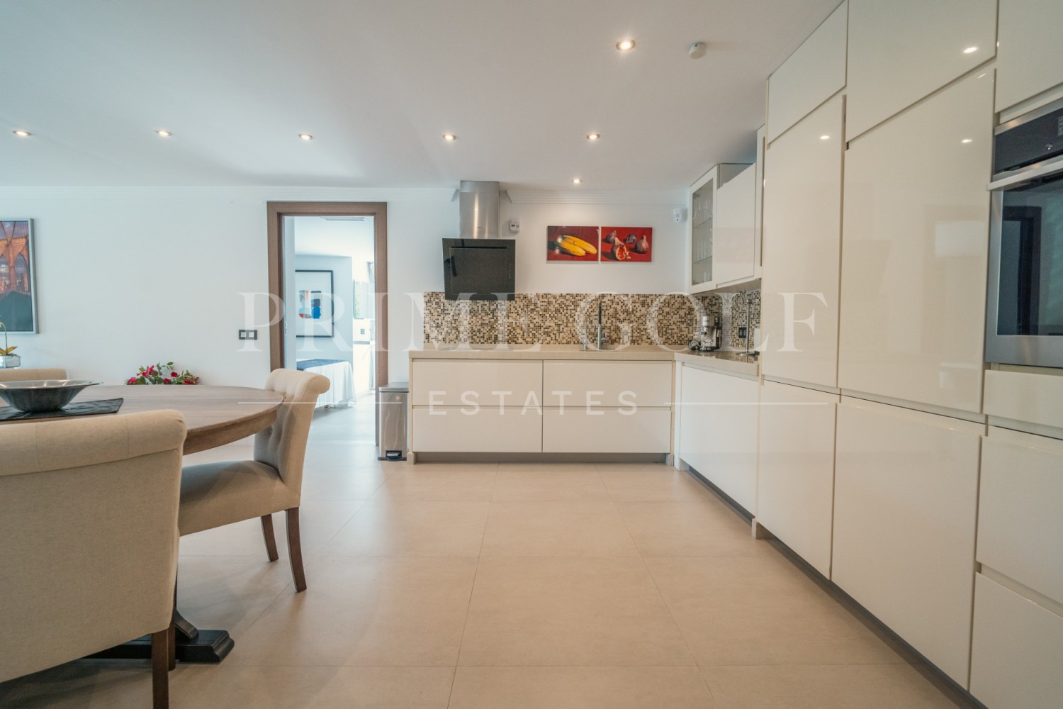 8 bed Villa For Sale in San Pedro de Alcantara, Malaga - thumb 22
