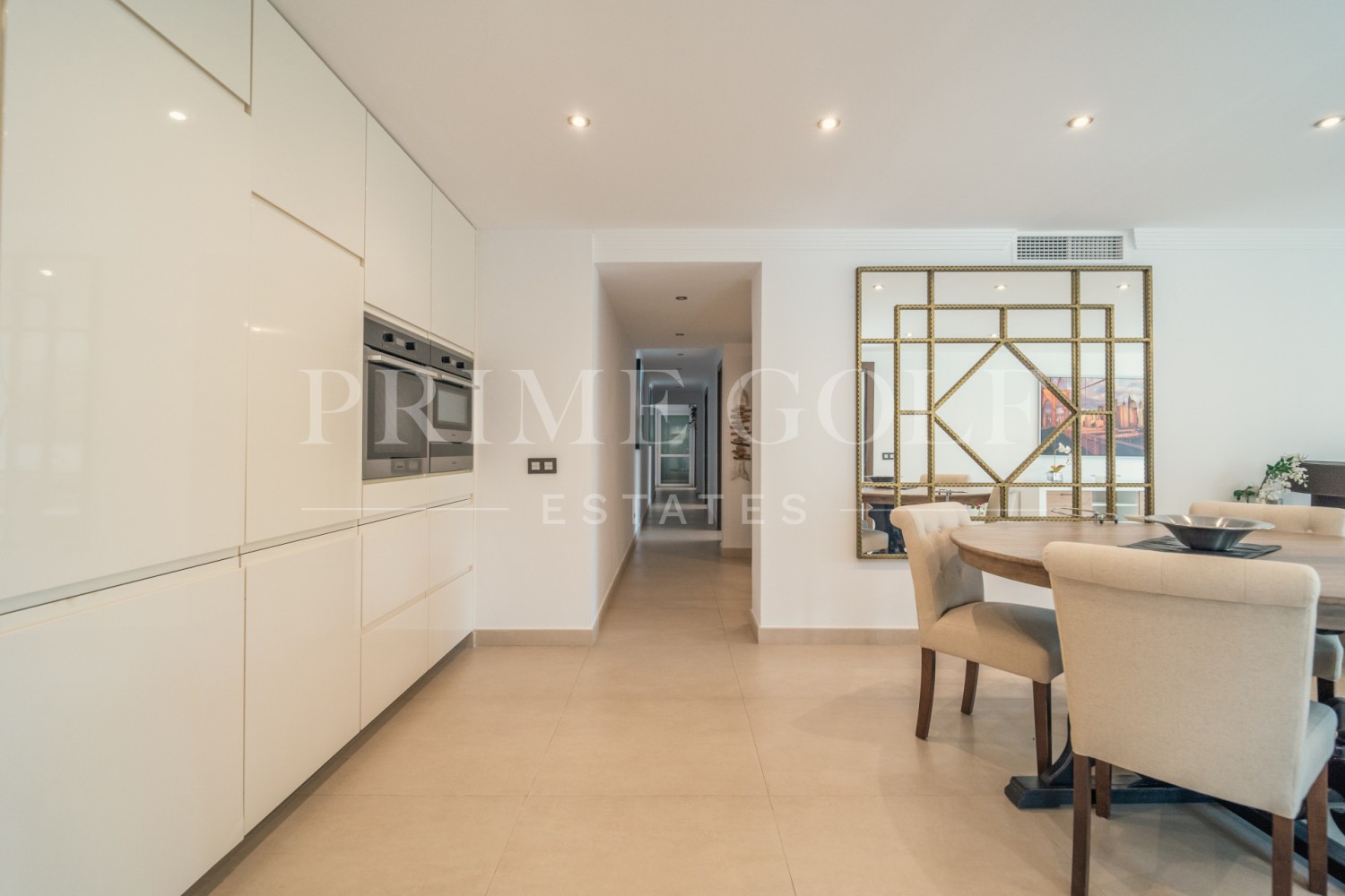 8 bed Villa For Sale in San Pedro de Alcantara, Malaga - thumb 23