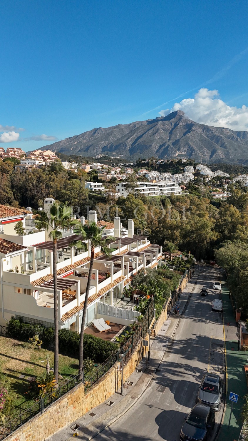 3 bed Apartment For Sale in Nueva Andalucia, Malaga - thumb 8