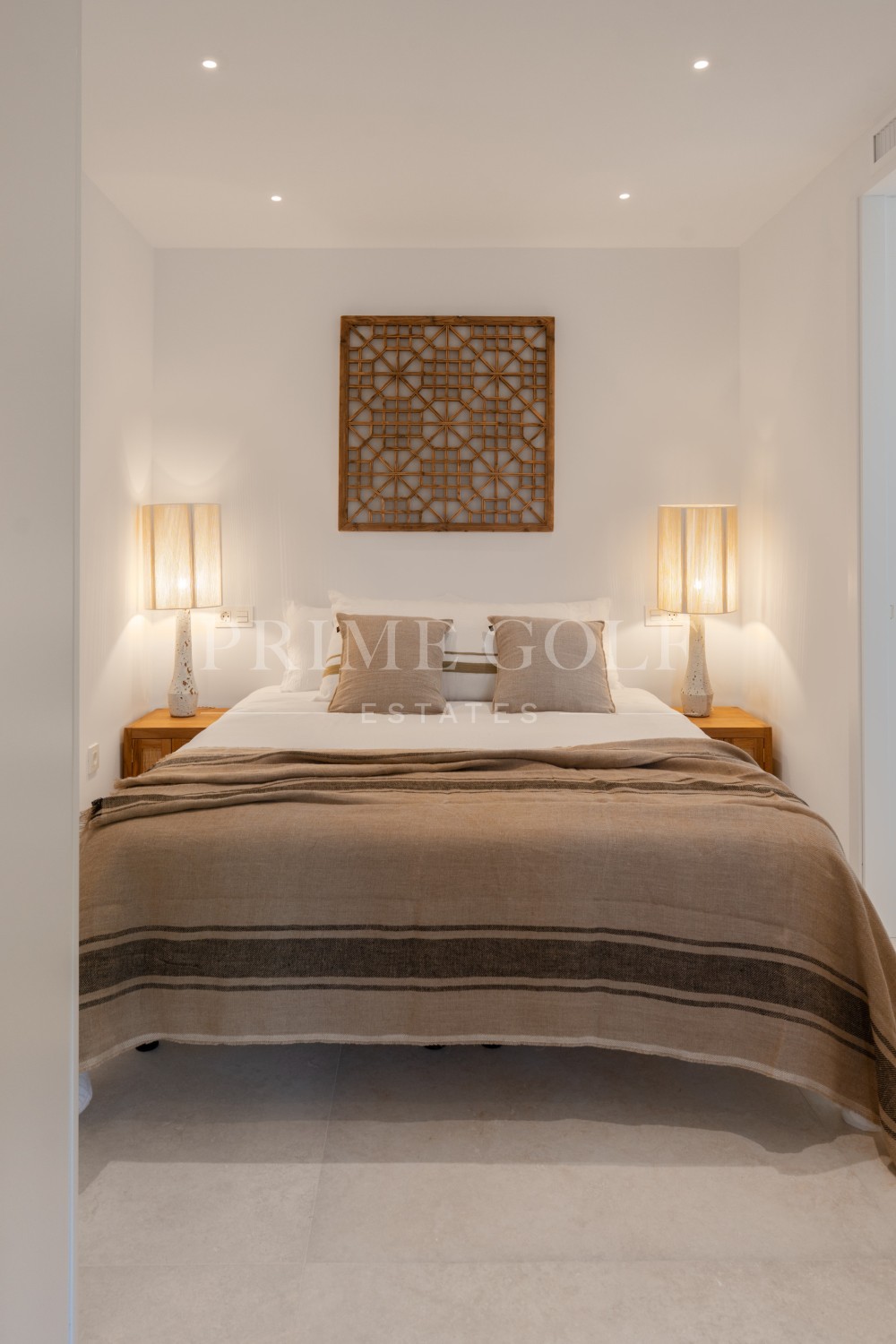 3 bed Apartment For Sale in Nueva Andalucia, Malaga - thumb 40