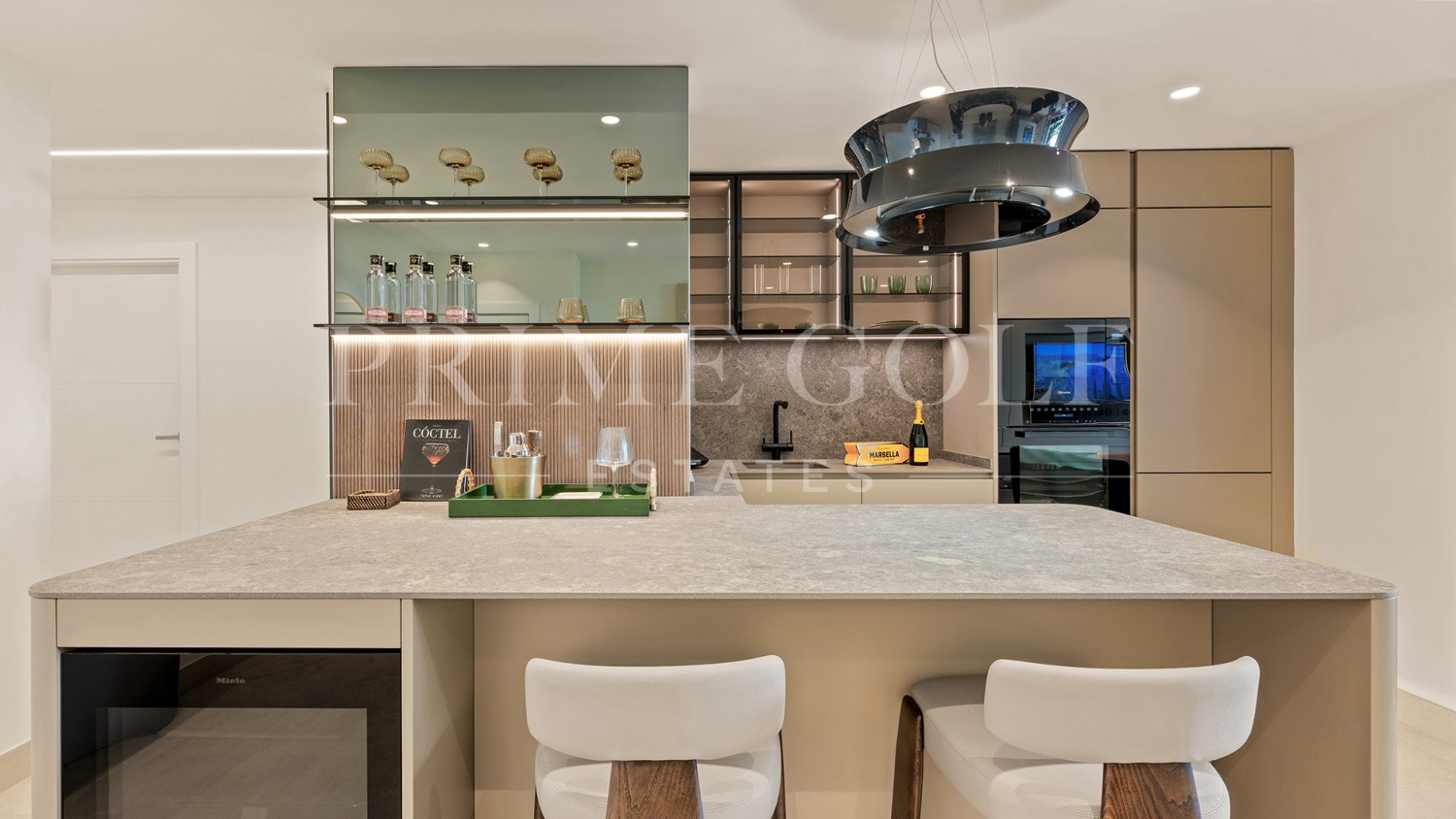 3 bed Apartment For Sale in Estepona, Malaga - thumb 11