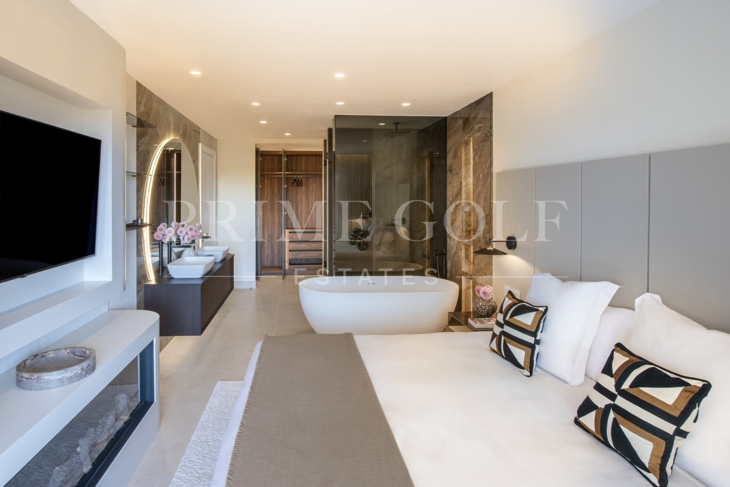 3 bed Apartment For Sale in Estepona, Malaga - thumb 8