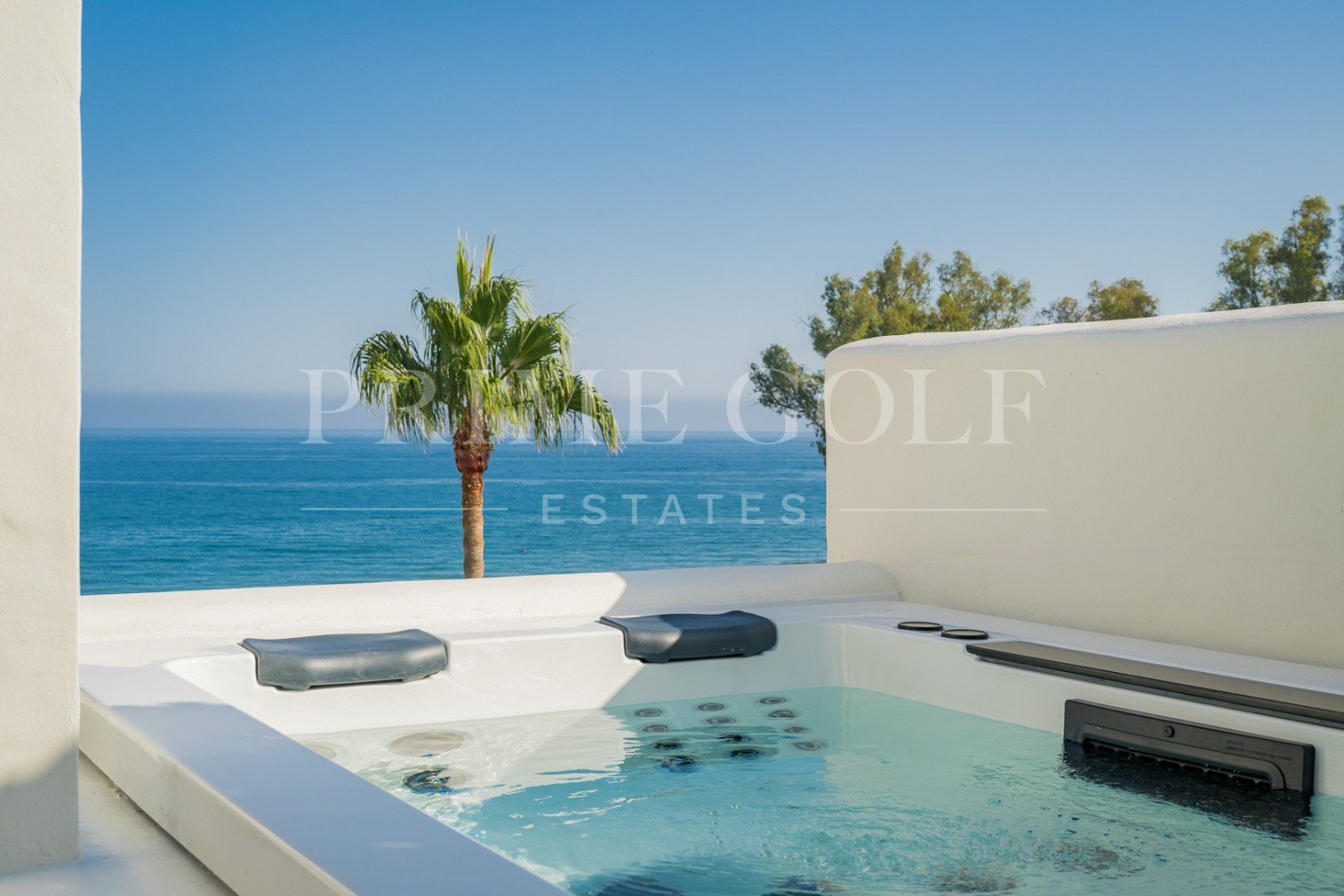 3 bed Penthouse For Sale in Estepona, Malaga - thumb 4