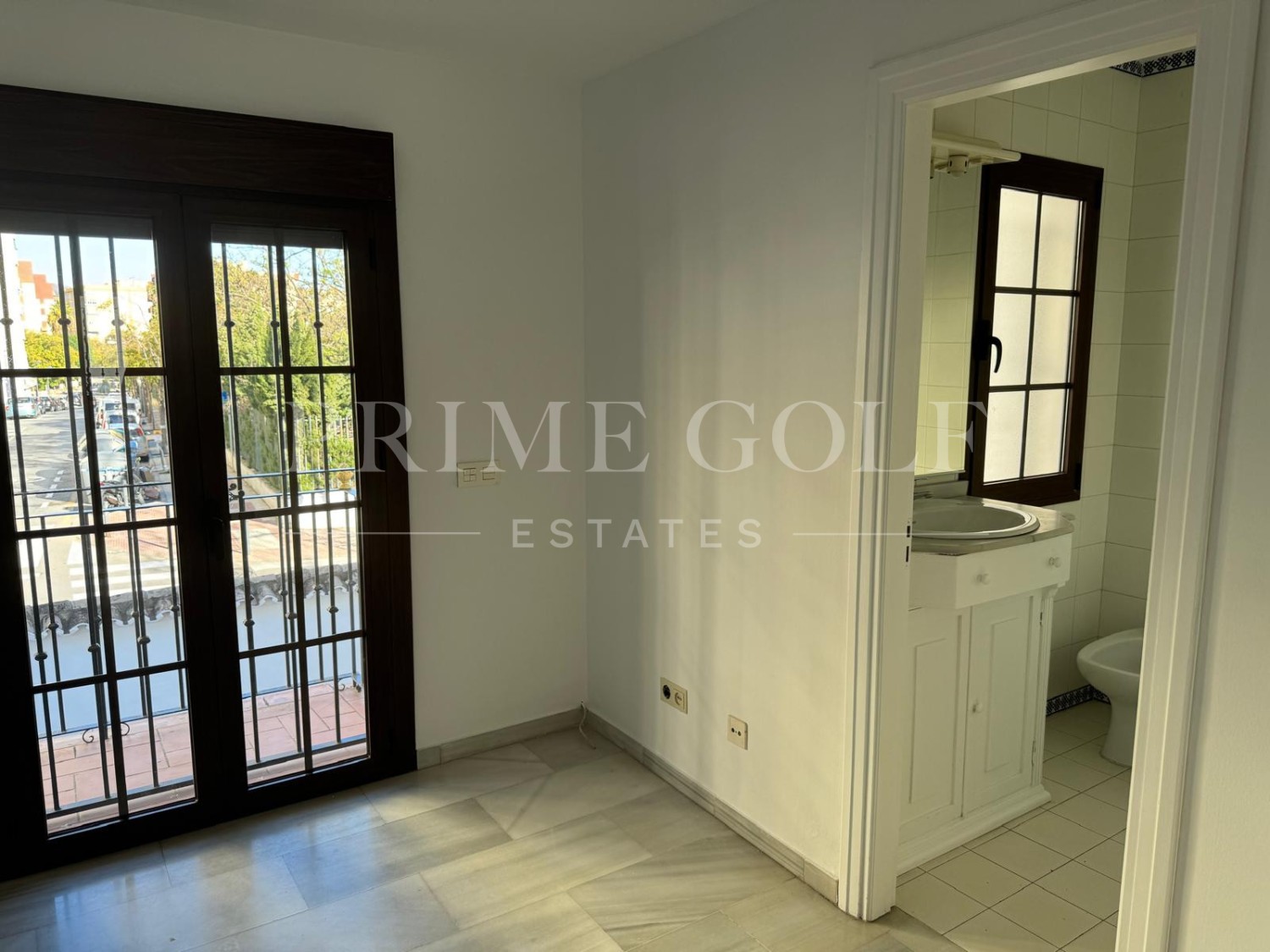 4 bed Townhouse For Sale in Marbella, Malaga - thumb 3