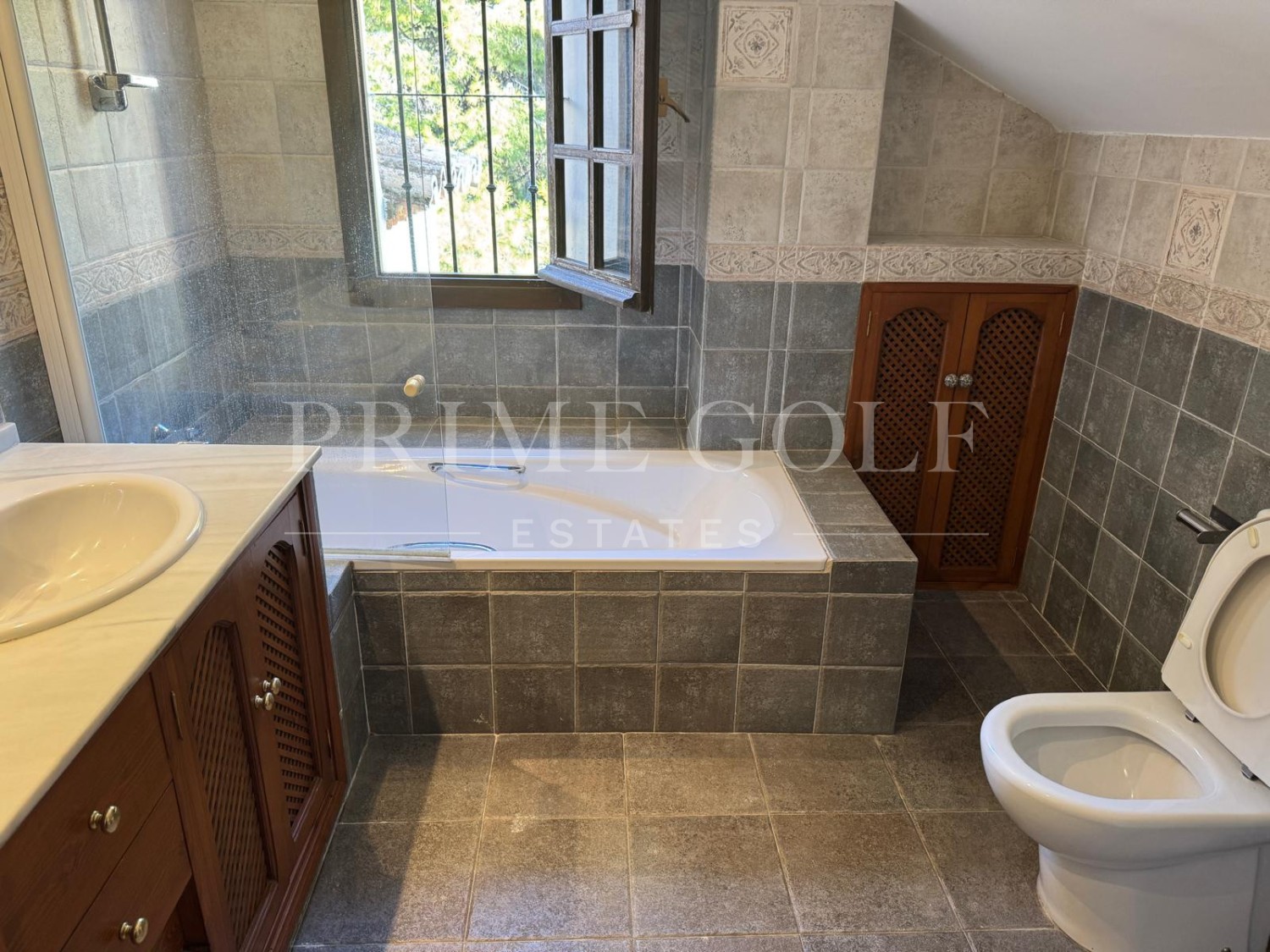 4 bed Townhouse For Sale in Marbella, Malaga - thumb 21