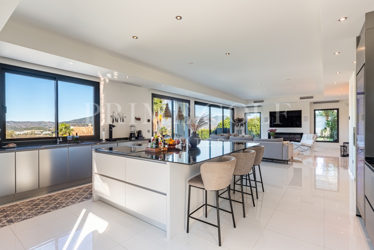 4 bed Villa For Sale in Mijas Costa, Malaga - thumb 6