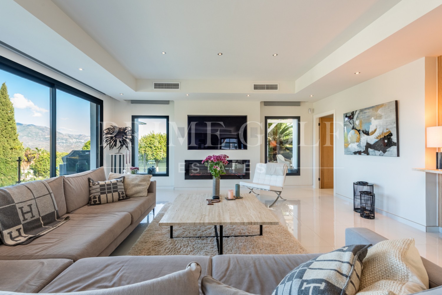 4 bed Villa For Sale in Mijas Costa, Malaga - thumb 8