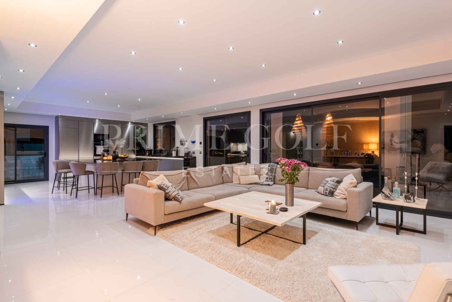 4 bed Villa For Sale in Mijas Costa, Malaga - thumb 9