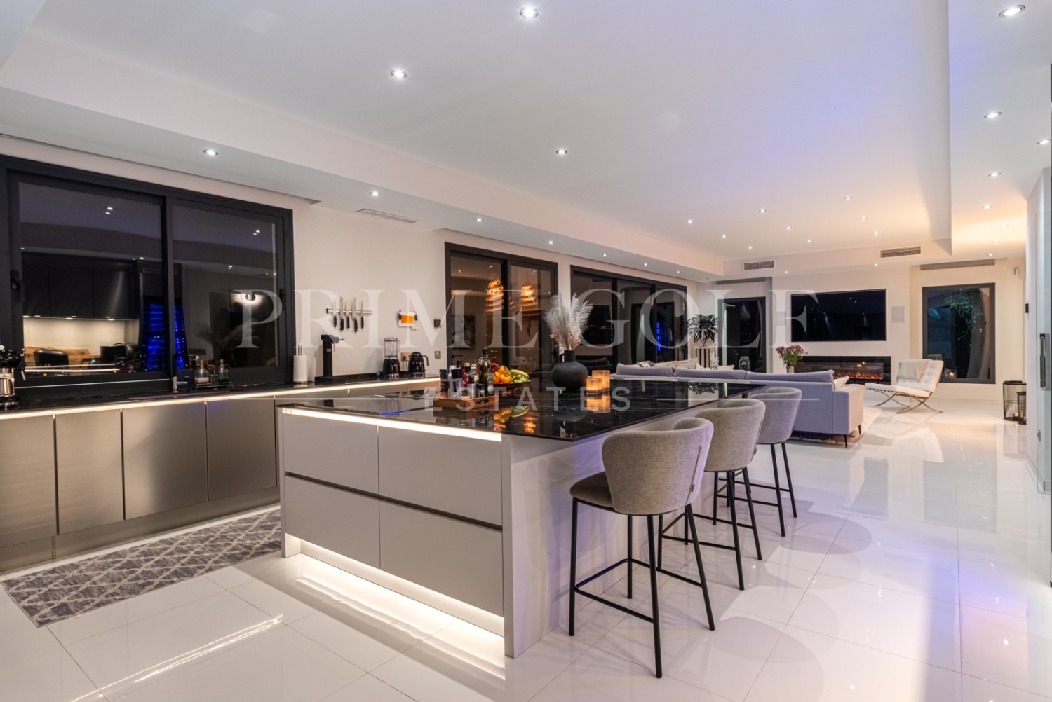 4 bed Villa For Sale in Mijas Costa, Malaga - thumb 11