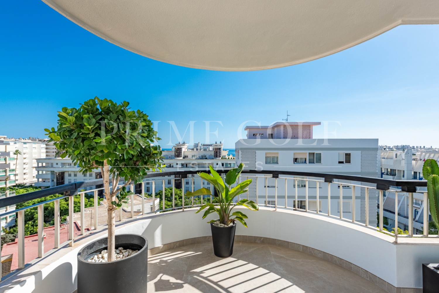 3 bed Penthouse For Sale in Marbella, Malaga - thumb 9