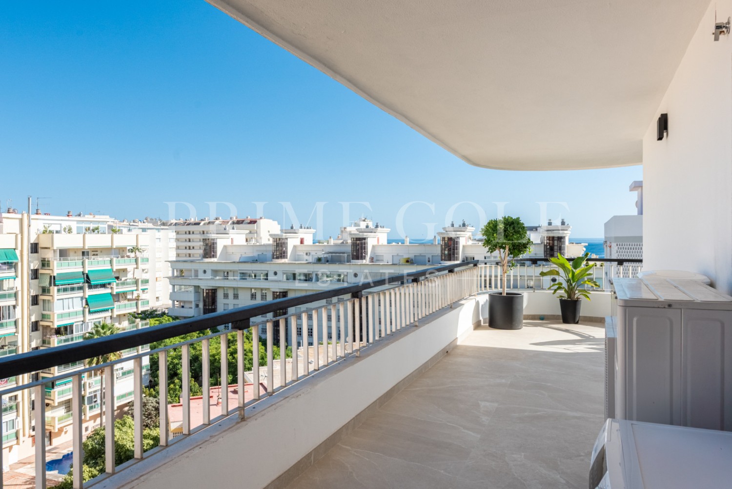 3 bed Penthouse For Sale in Marbella, Malaga - thumb 11