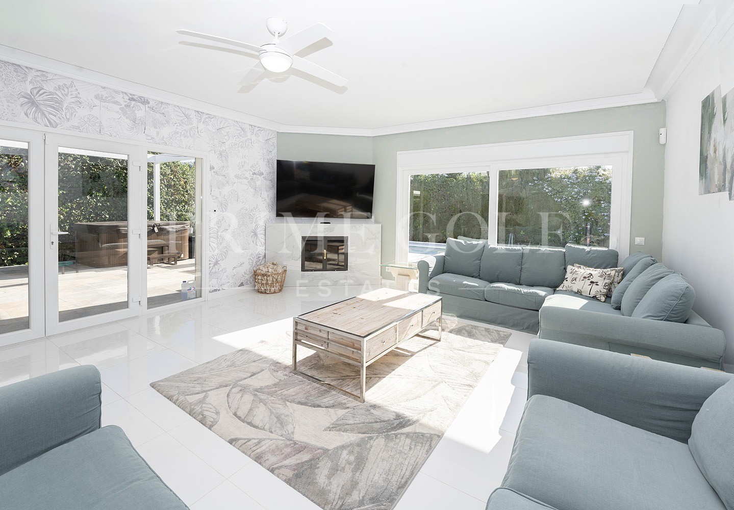 6 bed Villa For Sale in Benalmadena, Malaga - thumb 4