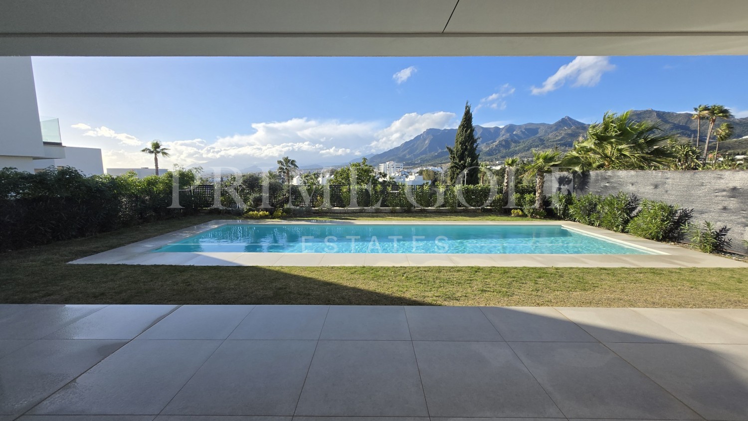 4 bed Villa For Sale in Marbella East, Malaga - thumb 2
