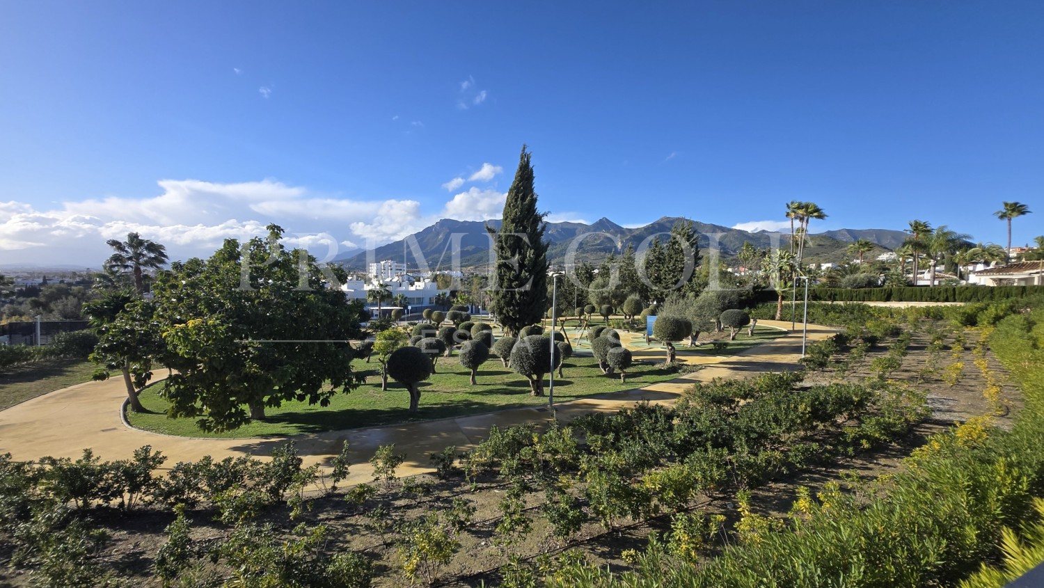 4 bed Villa For Sale in Marbella East, Malaga - thumb 3
